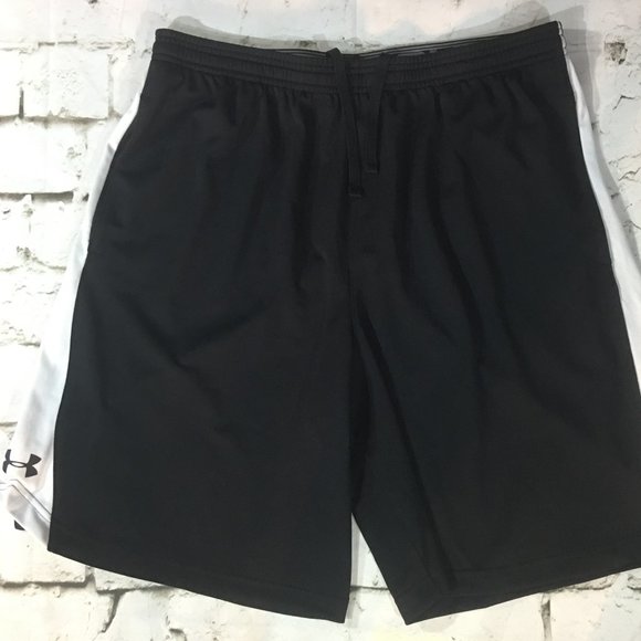 UNDER ARMOUR MEN'S BLACK SHORTS NEW WITHOUT TAGS - Picture 1 of 7